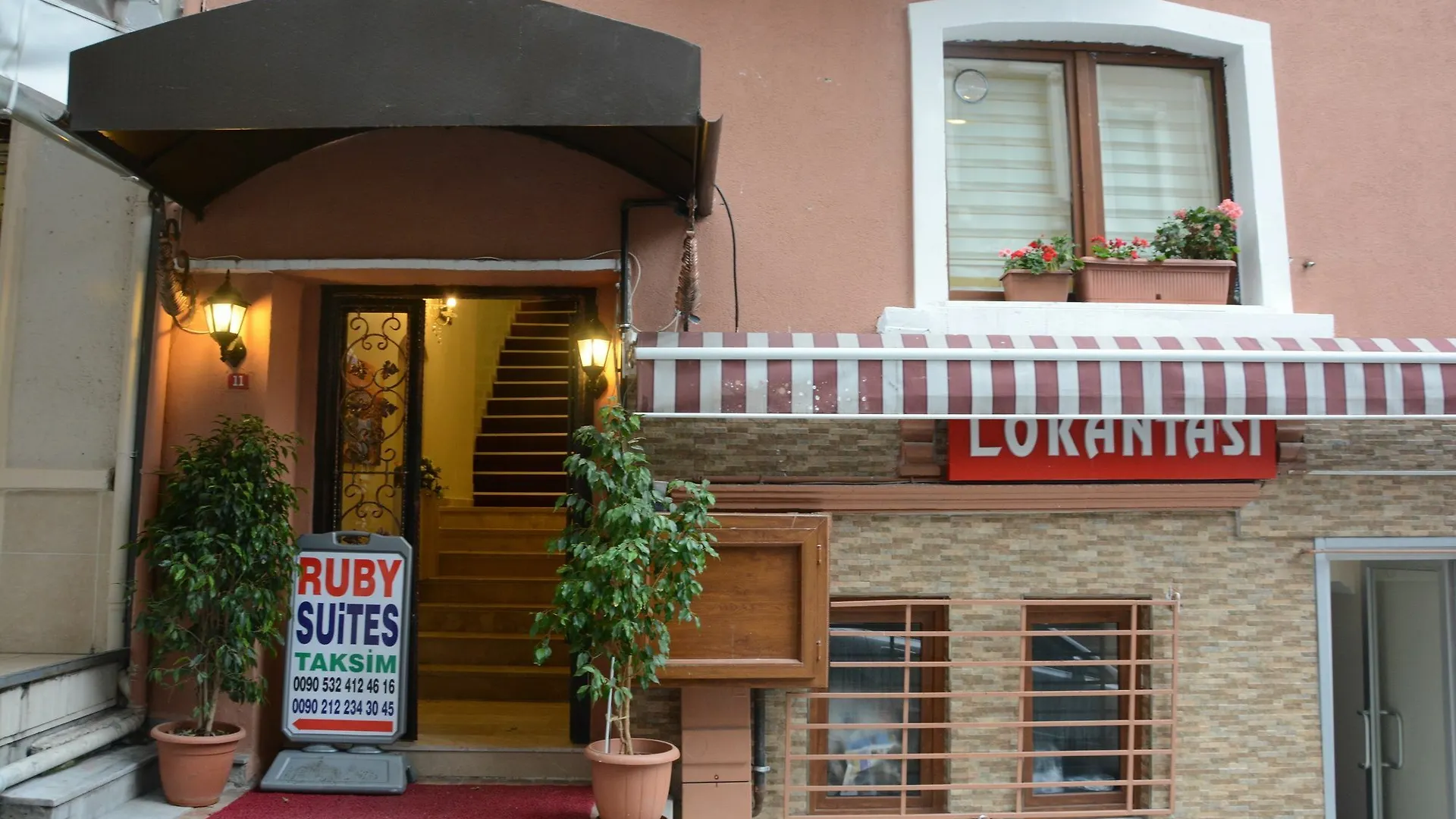 Taksim Ruby Suites의 연락처